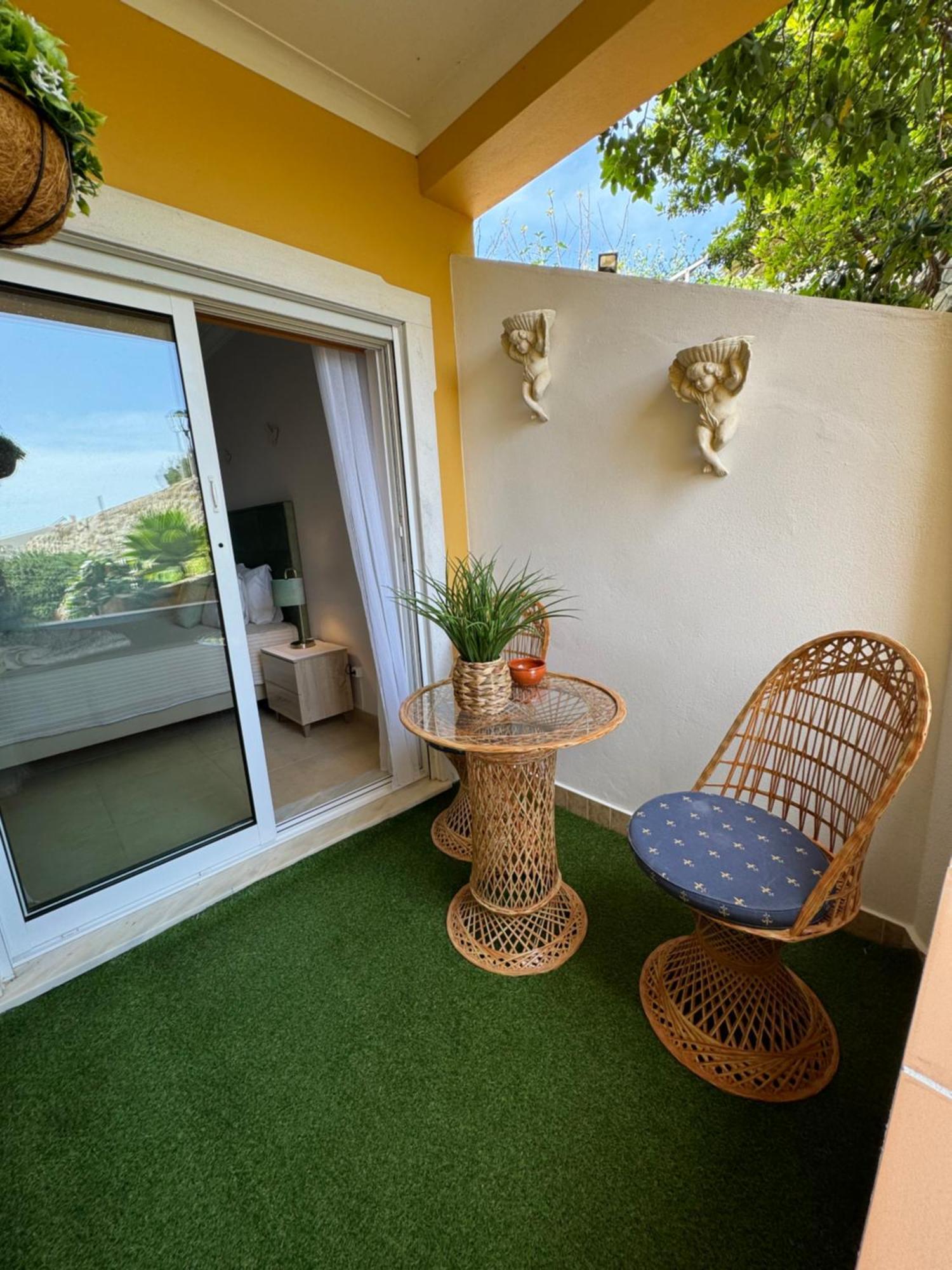Lucie Lime Guesthouse Luz Esterno foto