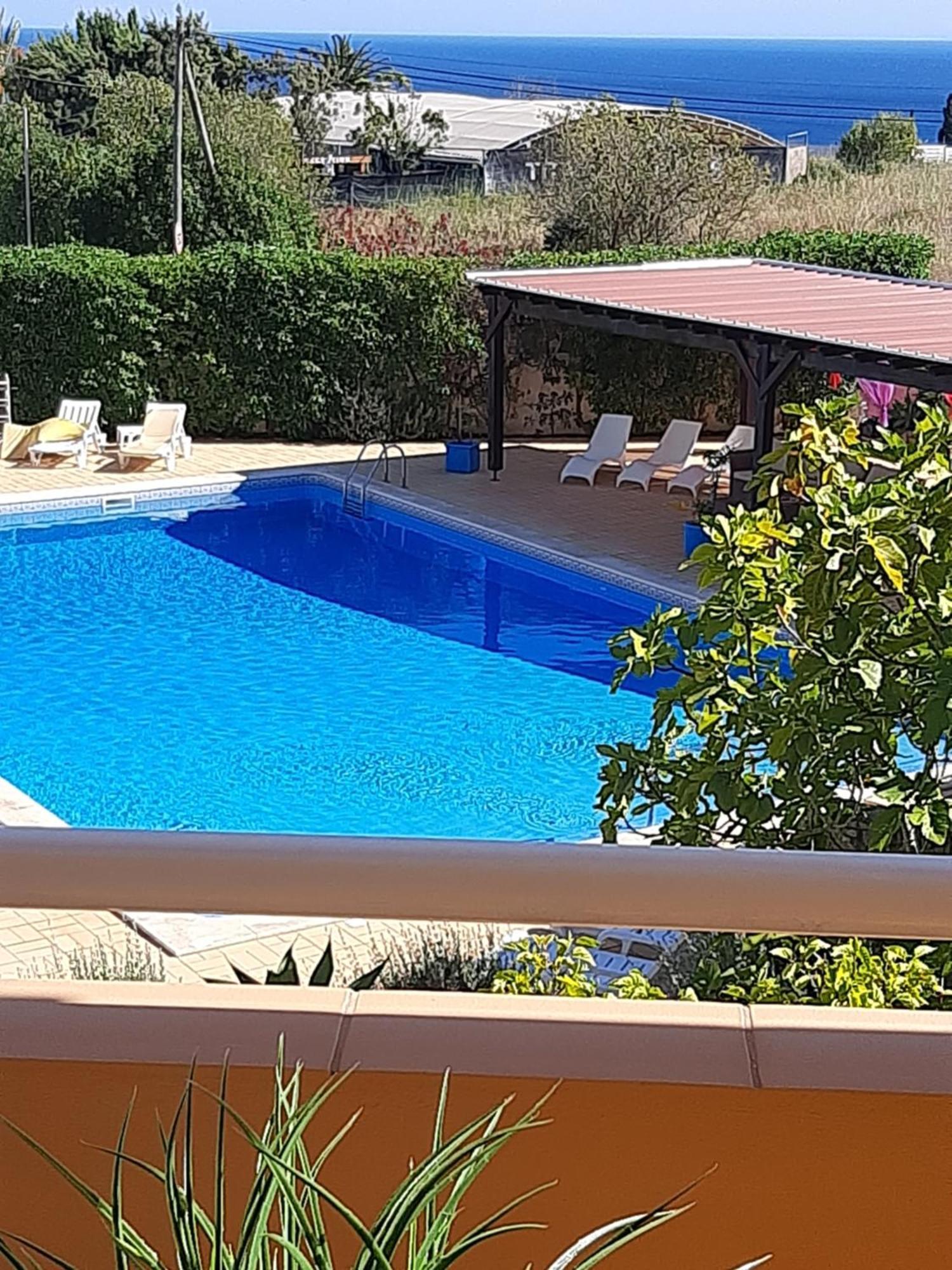 Lucie Lime Guesthouse Luz Esterno foto
